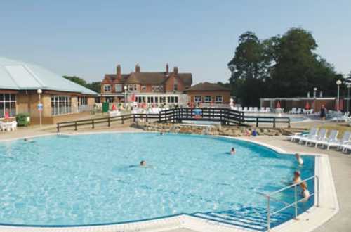 Merley Court Holiday Park 4777