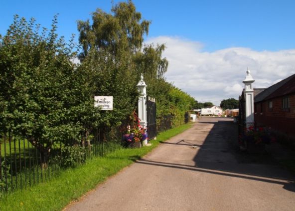 Woolsbridge Manor Farm Caravan Park 13167