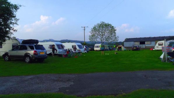 Walton Court Caravan & Camping Site 15094