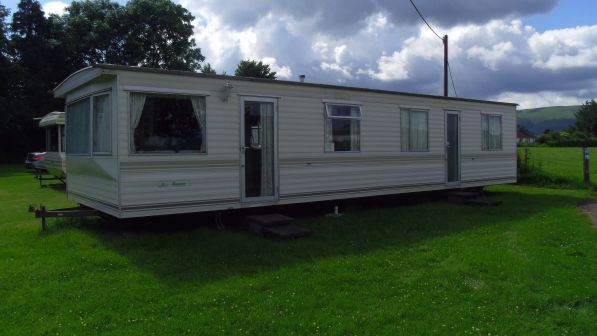 Walton Court Caravan & Camping Site 15098