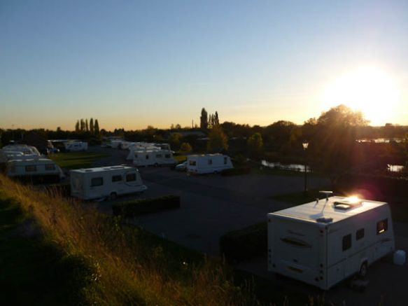 Milestone Caravan Park 15728