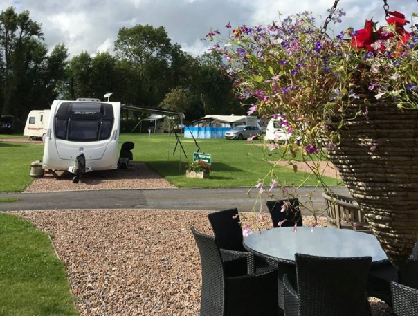 Kings Down Tail Caravan & Camping Park 16381