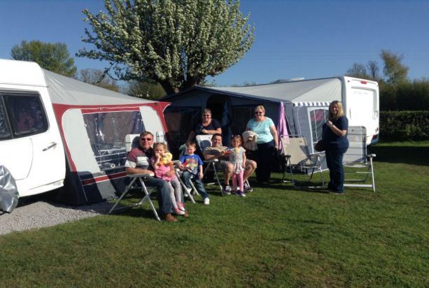 Halfway House Inn & Caravan Park 17503