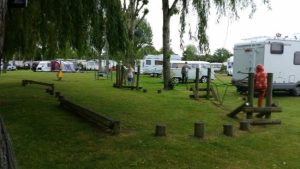 Peewit Caravan Park 5271