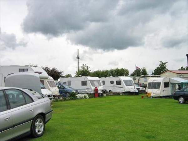 Eshton Road Caravan Park 6437