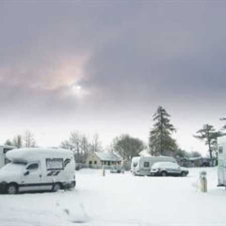 Holme Valley Camping and Caravan Park 9196