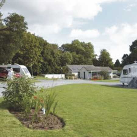 Holme Valley Camping and Caravan Park 9223