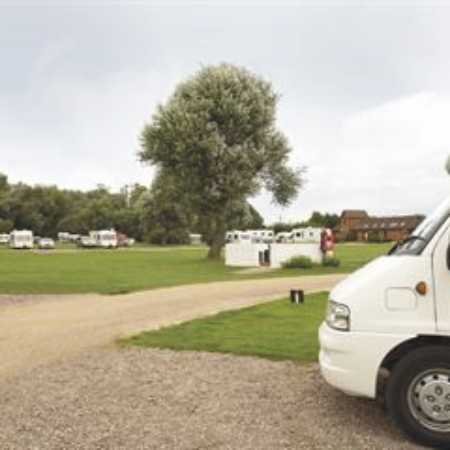 Holme Valley Camping and Caravan Park 9234