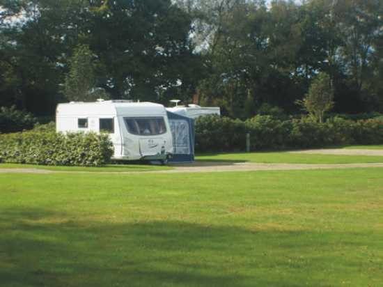 Lamb Cottage Caravan Park 9817